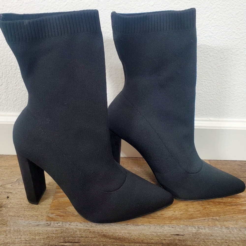 Block heel sock booties